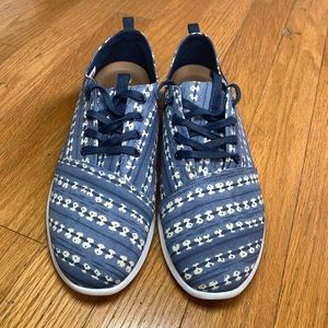 Men TOMS sneakers lace-up  12 M
